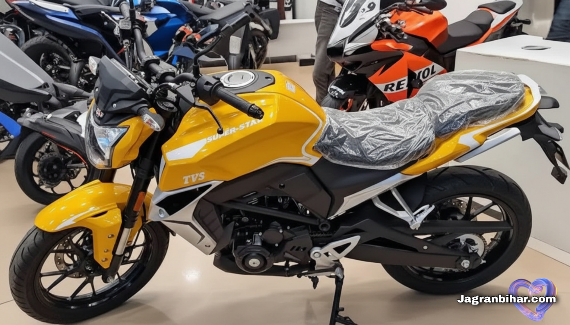 TVS Raider 125 60 kml माइलेज वाली 125cc बाइक साइड व्यू