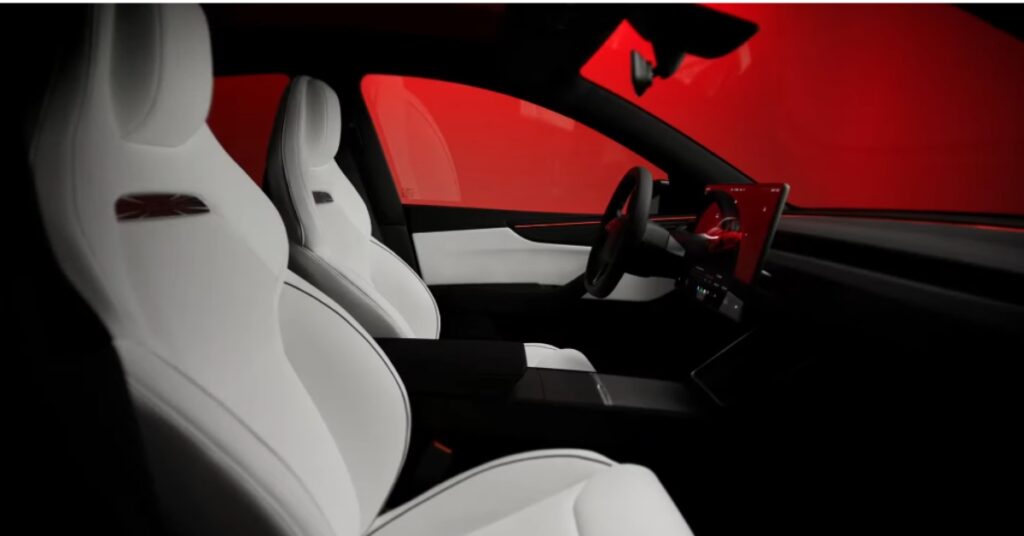 Tesla Model Y Interior 16-इंच टचस्क्रीन और प्रीमियम केबिन